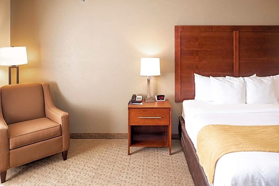 Comfort Inn & Suites Near Custer State Park and Mt Rushmore