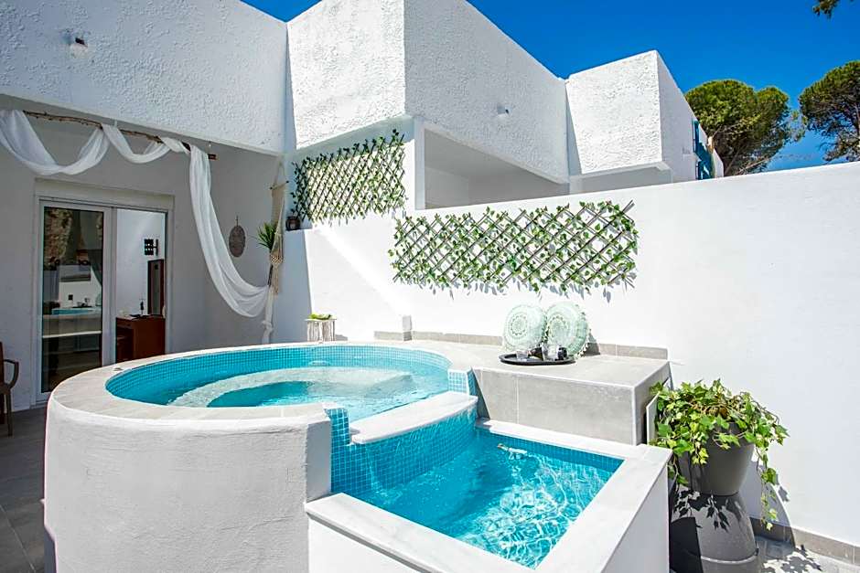 CASA MIKELE by Sarikas - SEA SIDE SUITES and STUDIOS -adults only