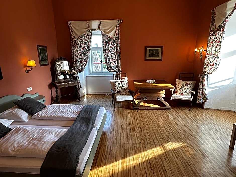 Schloss Moosburg Gästehaus