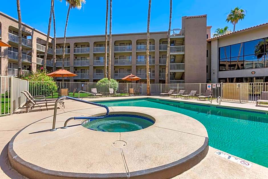 Best Western Plus Scottsdale Thunderbird Suites