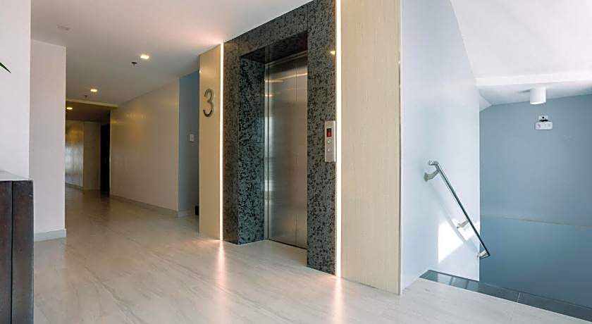 Allure Hotel & Suites