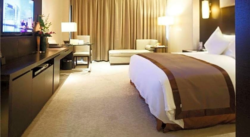 Howard Johnson IFC Plaza Ningbo Hotel