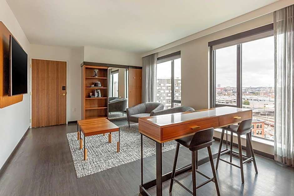 Cambria Hotel Boston Downtown-Seaport