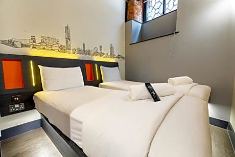 Twin Room with Window