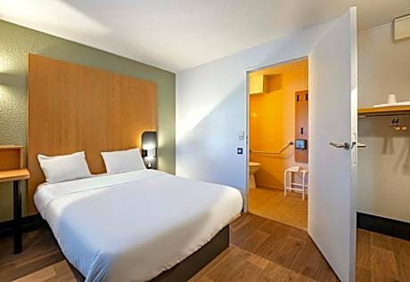 Double Room - Disability Access - Non-Smoking