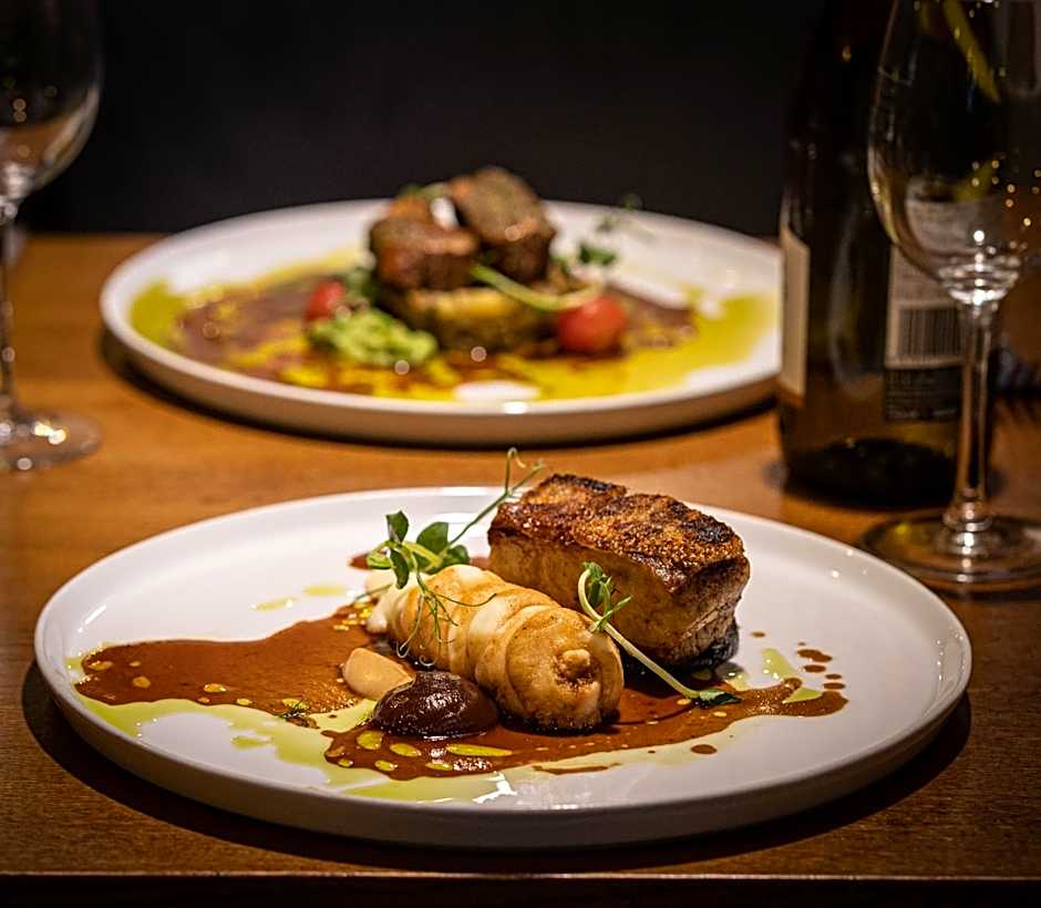 The Royal Arms Hotel Room Only