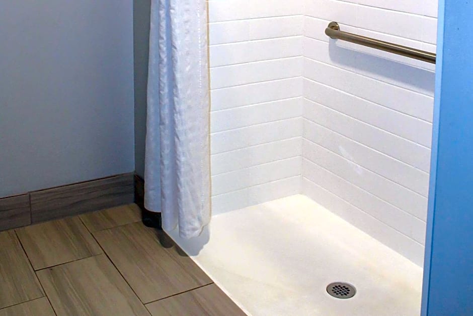 Comfort Inn & Suites Near Lake Guntersville