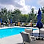 Holiday Inn Express Hotel & Suites Wilmington-University Ctr By IHG