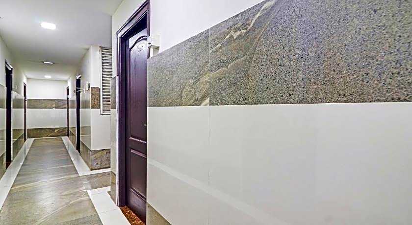 OYO 10595 Hotel Mirras