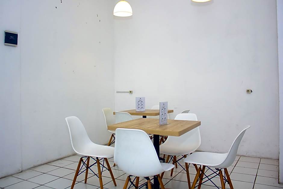 Urban Hotel Serpong by Zuzu