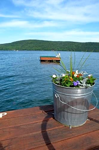 Lake View Motel