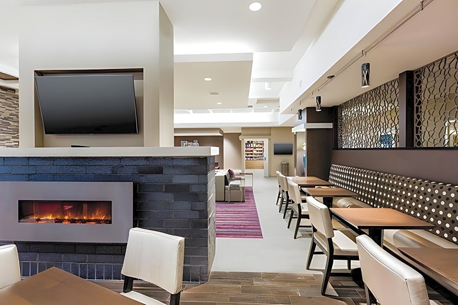 Holiday Inn Express Fargo SW - I-94 Medical Center By IHG
