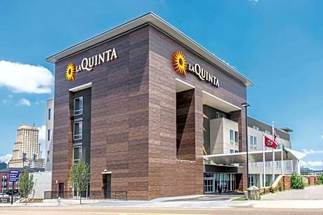 La Quinta Inn & Suites by Wyndham Memphis Downtown