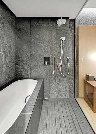 King Corner Room With Balcony