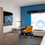 Holiday Inn Express & Suites Overland Park By IHG