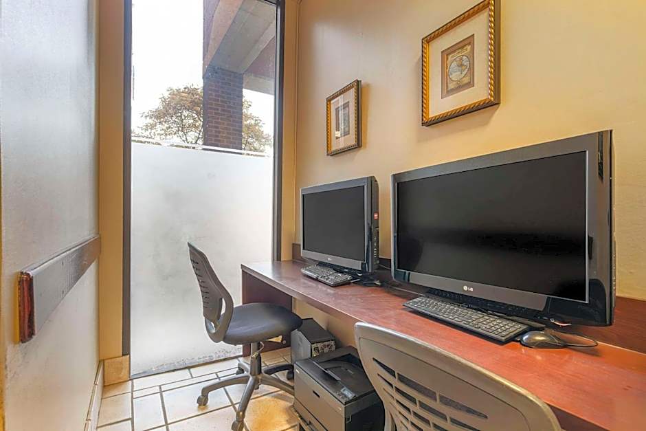 Comfort Inn University Center