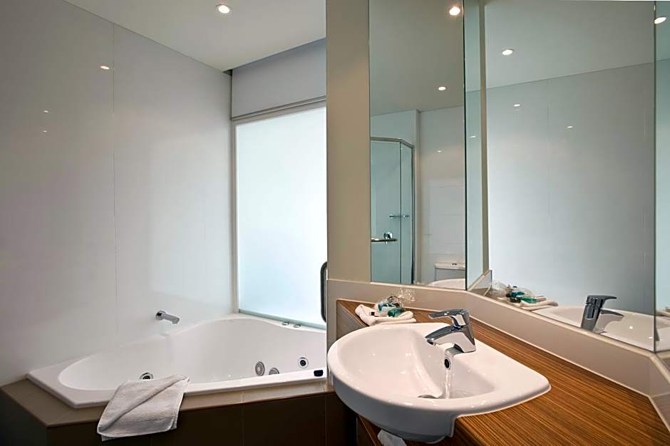 The Waves Apartments