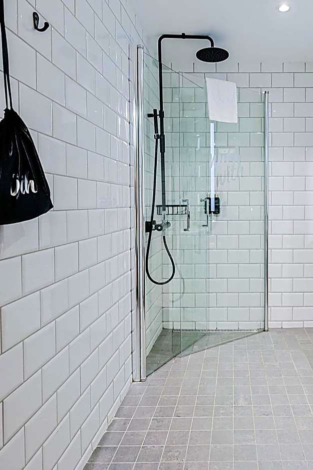 Hotel With Urban Deli