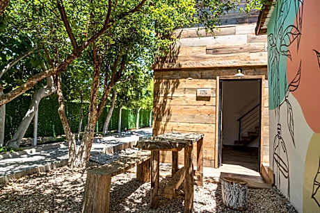 Bungalow with Garden View
