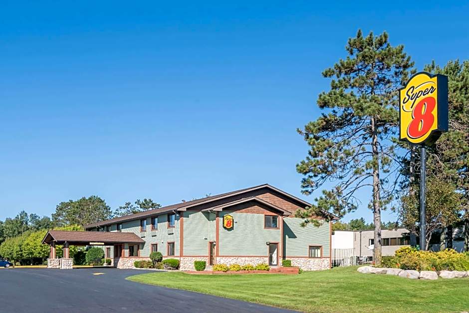 Foto 1 daripada 42 — Super 8 by Wyndham Baxter/Brainerd Area