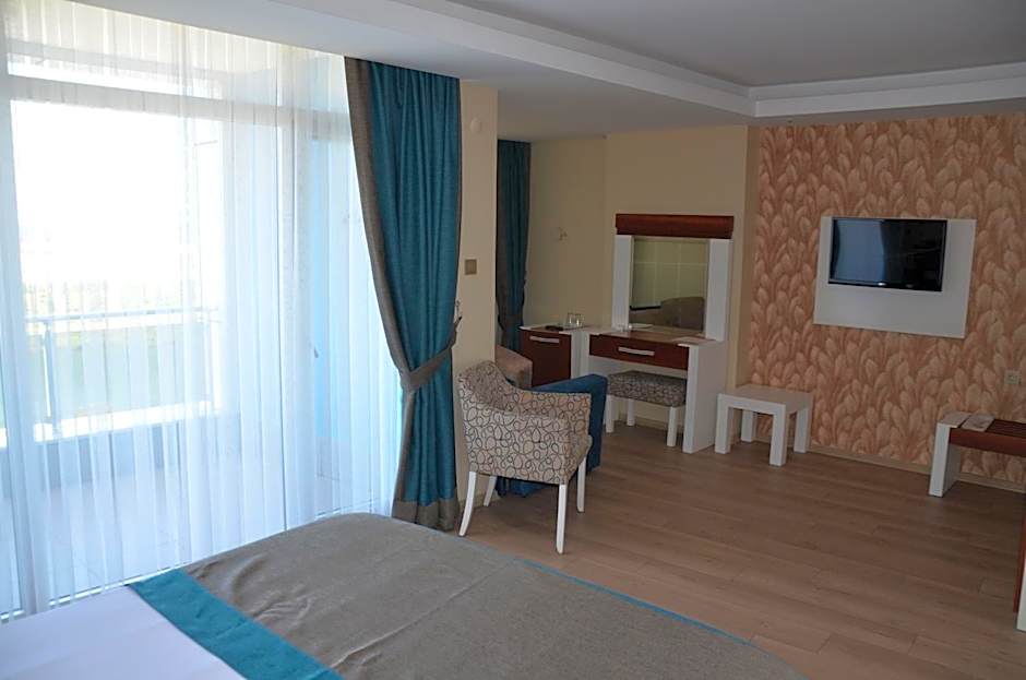 Grand Ahos Hotel