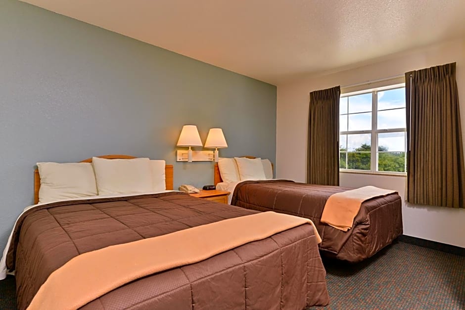 Americas Best Value Inn And Suites Winnie