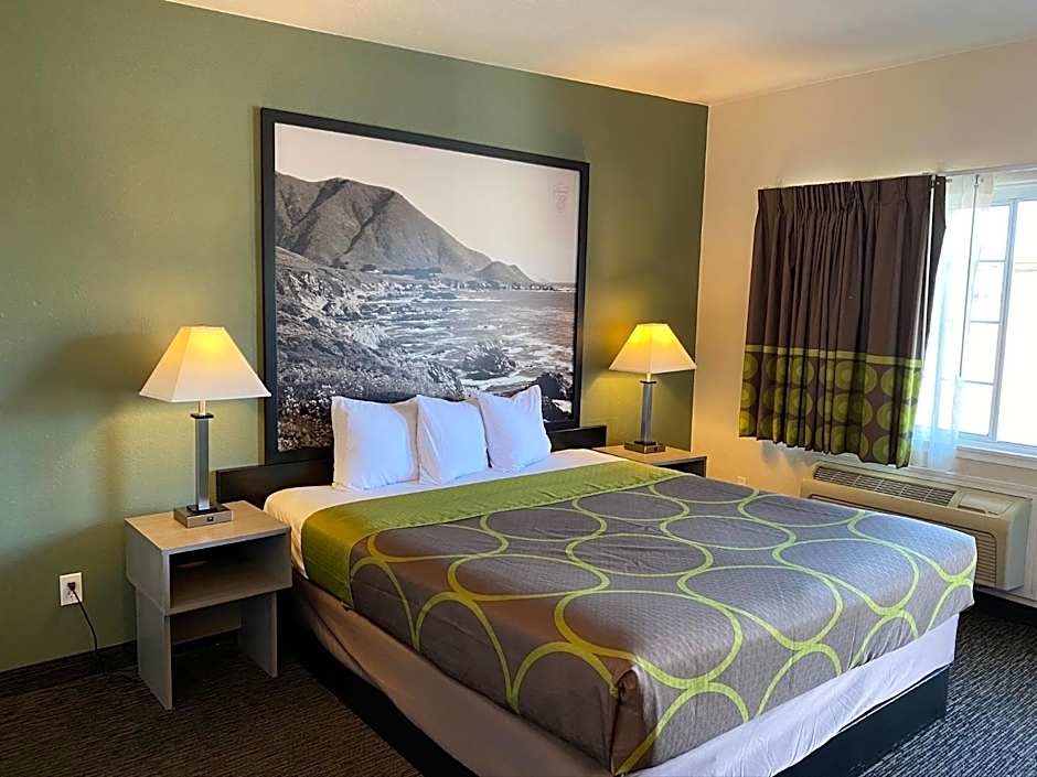 Super 8 by Wyndham Monterey
