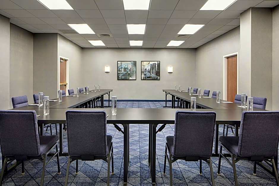 Courtyard by Marriott Chicago Downtown/River North