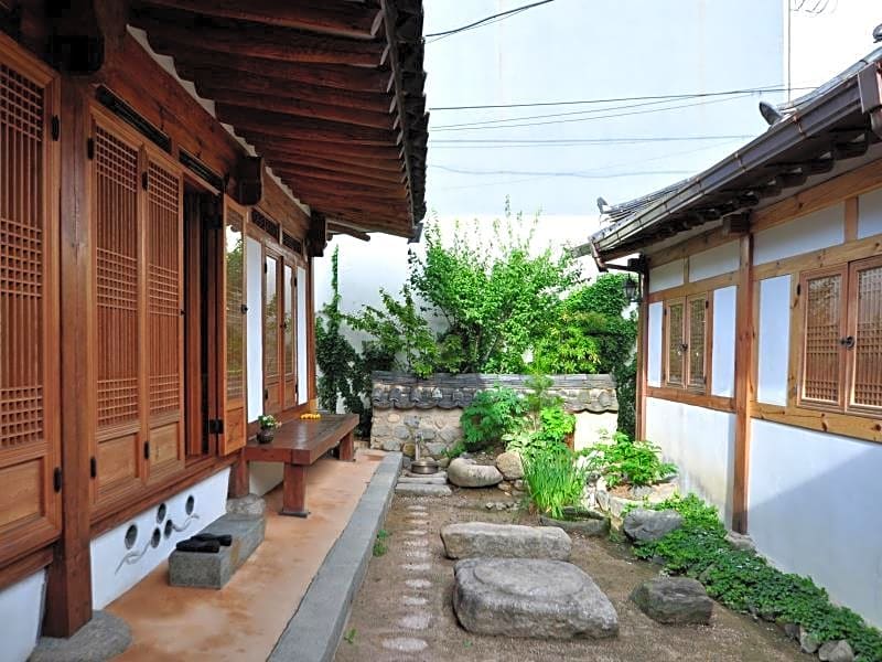 Gallery Jin Hanok Guesthouse