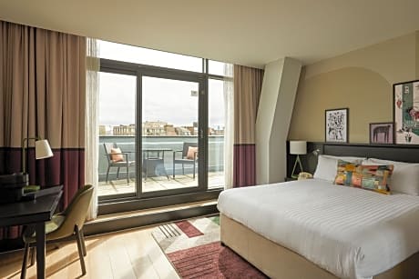 Standard King Room with Balcony and City View
