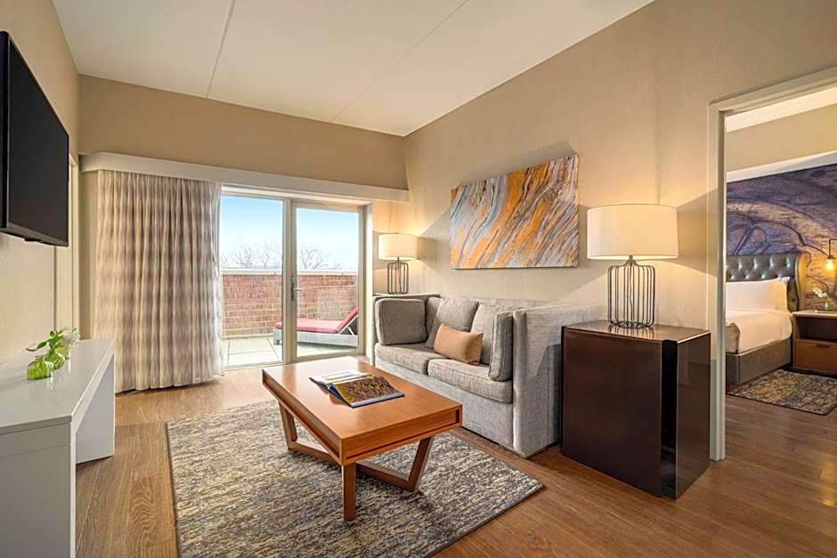 Hotel Indigo Naperville Riverwalk By IHG