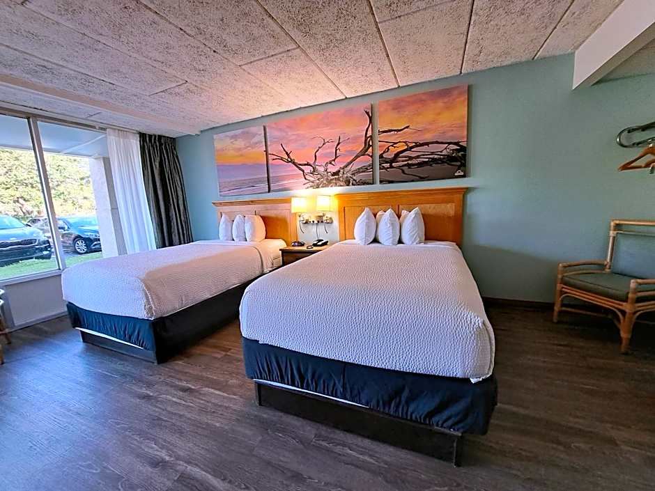 Days Inn & Suites by Wyndham Jekyll Island