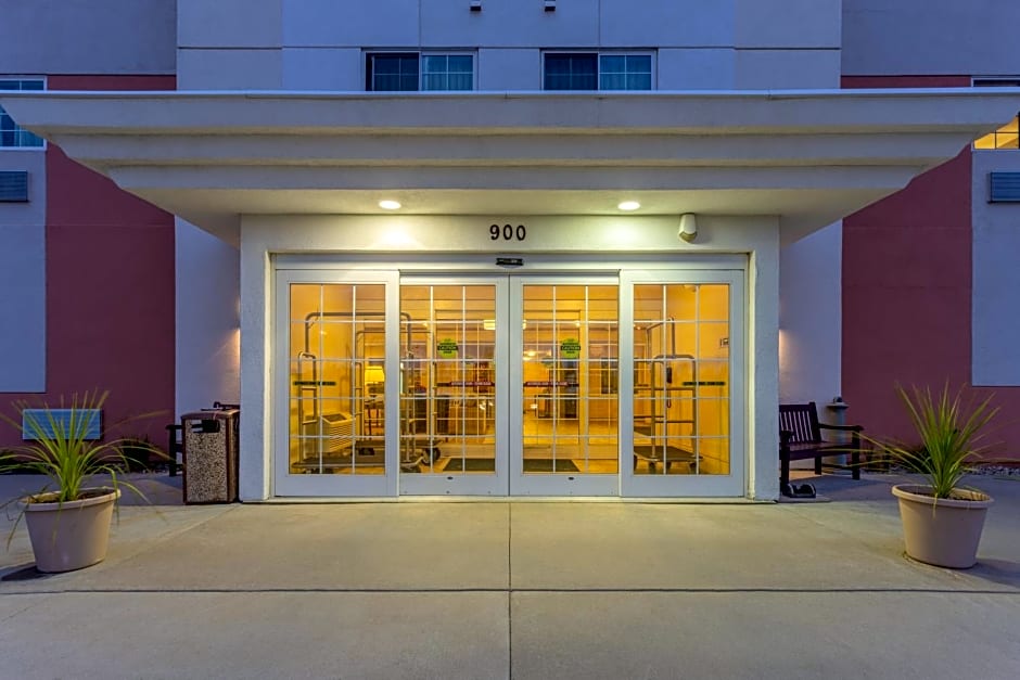 Candlewood Suites Minot, an IHG Hotel