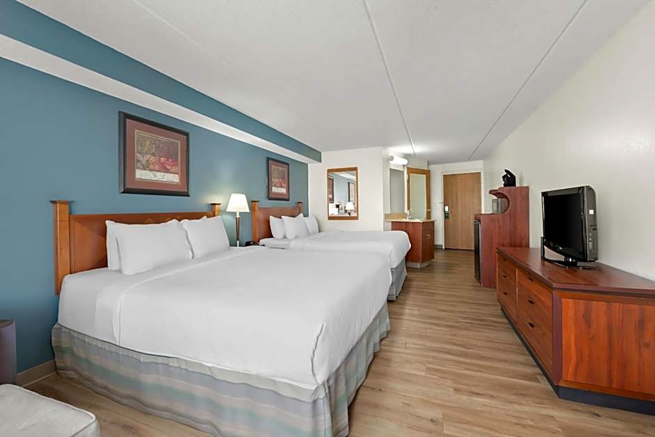 Quality Inn & Suites Black River Falls I-94