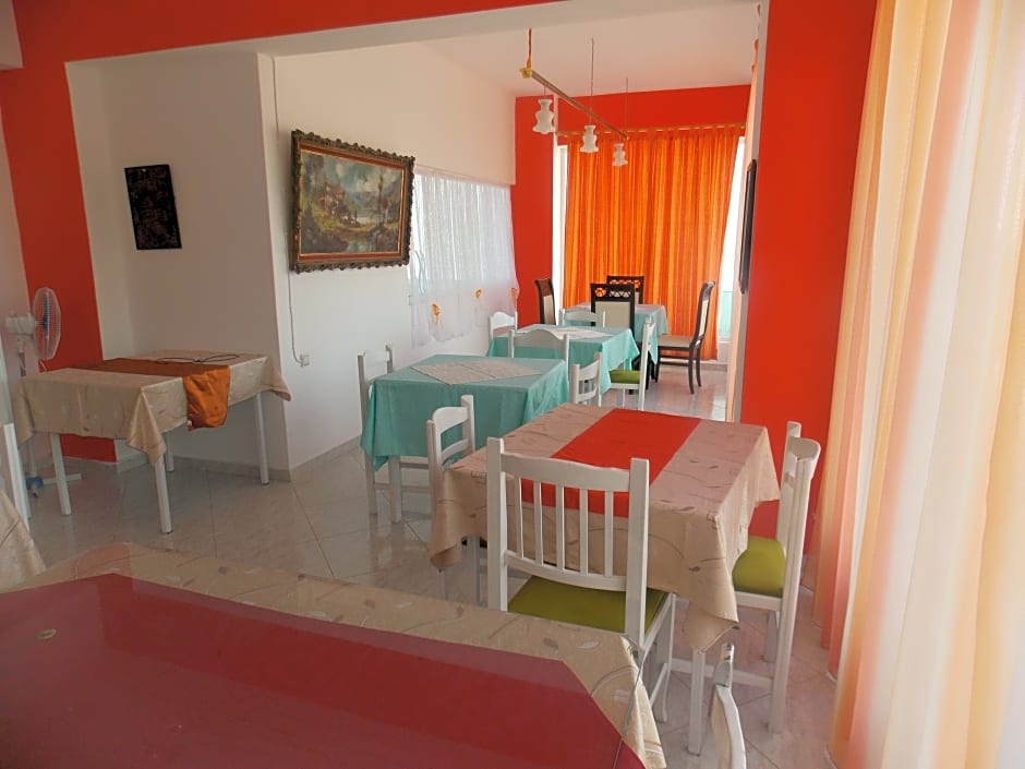 Damian Saranda Hotel