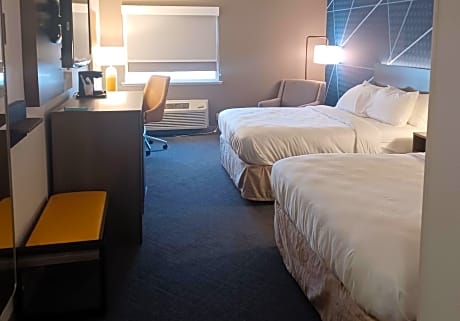 2 Queen Beds Nonsmoking