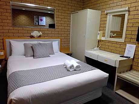 Country Home Motor Inn