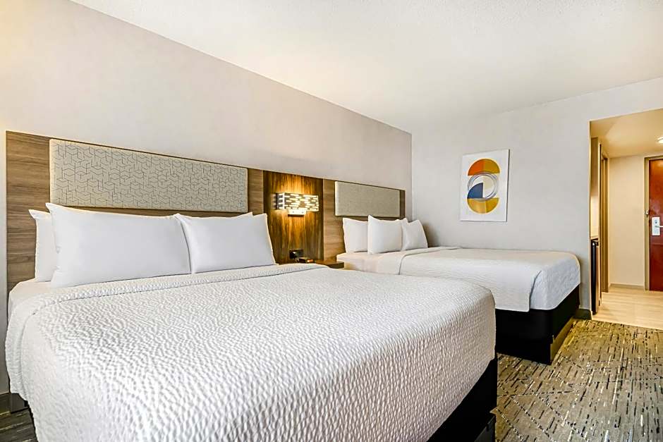 Holiday Inn Express & Suites Buffalo Airport By IHG