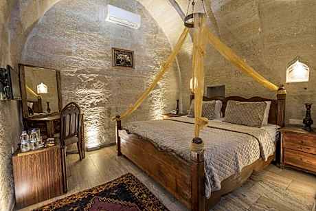 Double Arch Room
