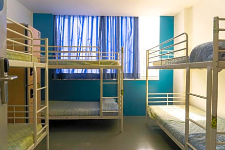 BED IN DORMITORY CAPACITY 6 PEOPLE