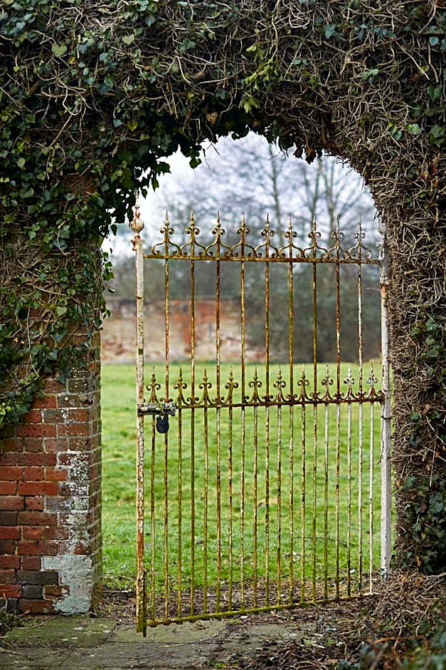 The Retreat, Elcot Park