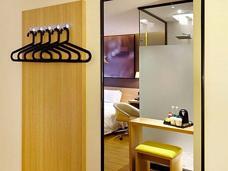 7 Days Premium Xinhua Train Station Square Branch