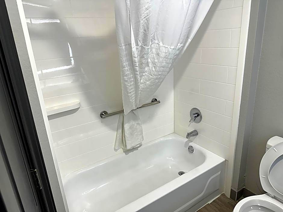 La Quinta Inn & Suites by Wyndham Dallas Arlington South