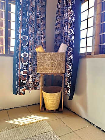 Deluxe Room (2 Adults + 1 Child)