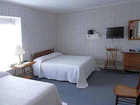 Shaw's Hotel & Cottages