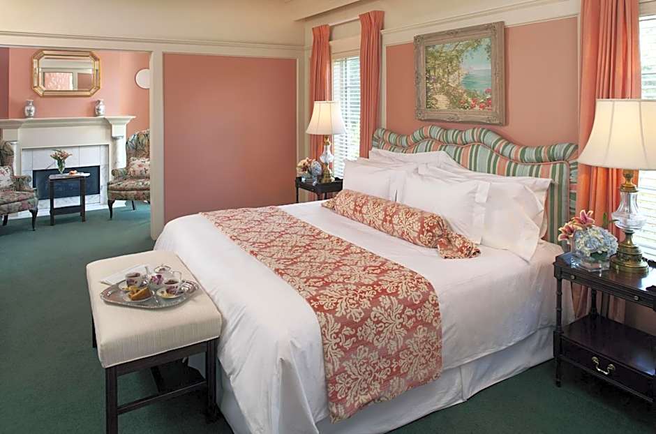 Photo 1 of 10 of 1 King Bed Suite
