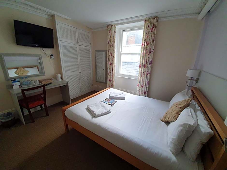 Photo 1 of 4 of Double Room
