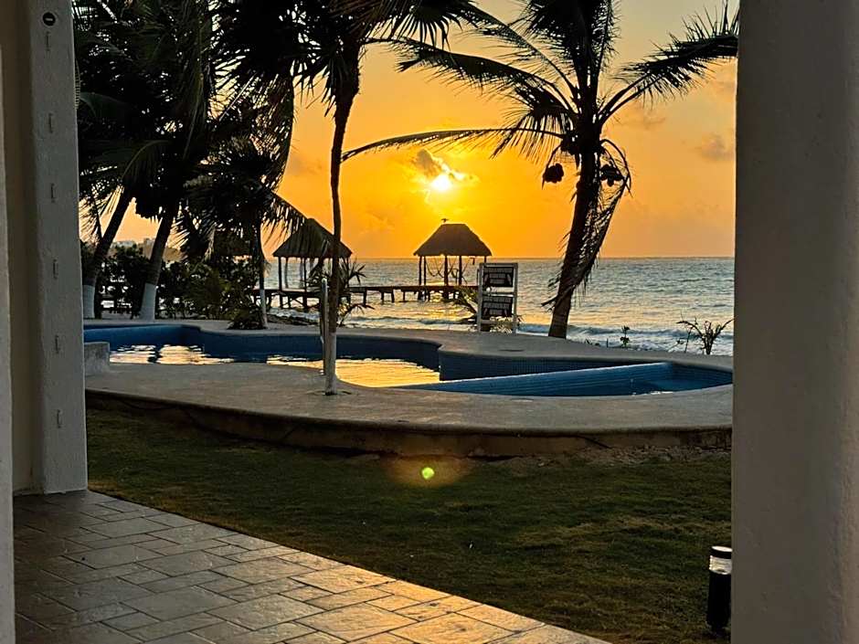 Casa Cenote Hotel