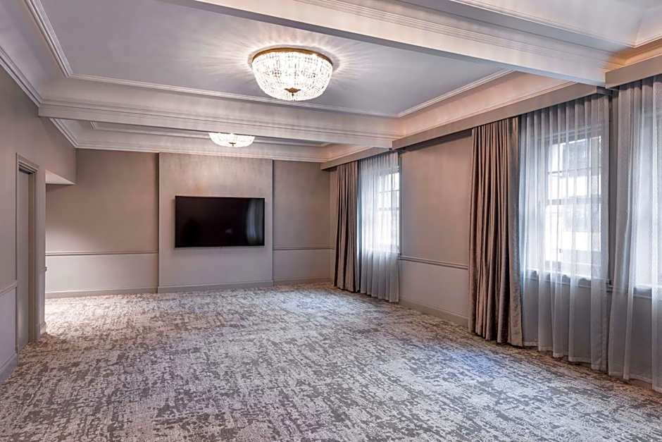 The Benson Portland, Curio Collection by Hilton