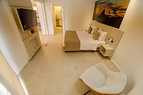 Royal Suite with King Bed